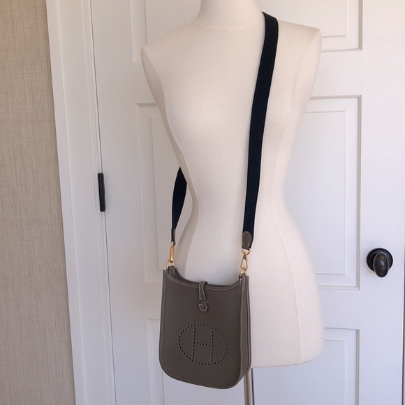 🎉HP🎉NWT Hemes Evelyn 16 Amazon Etoupe x Indigo - Picture 10 of 11